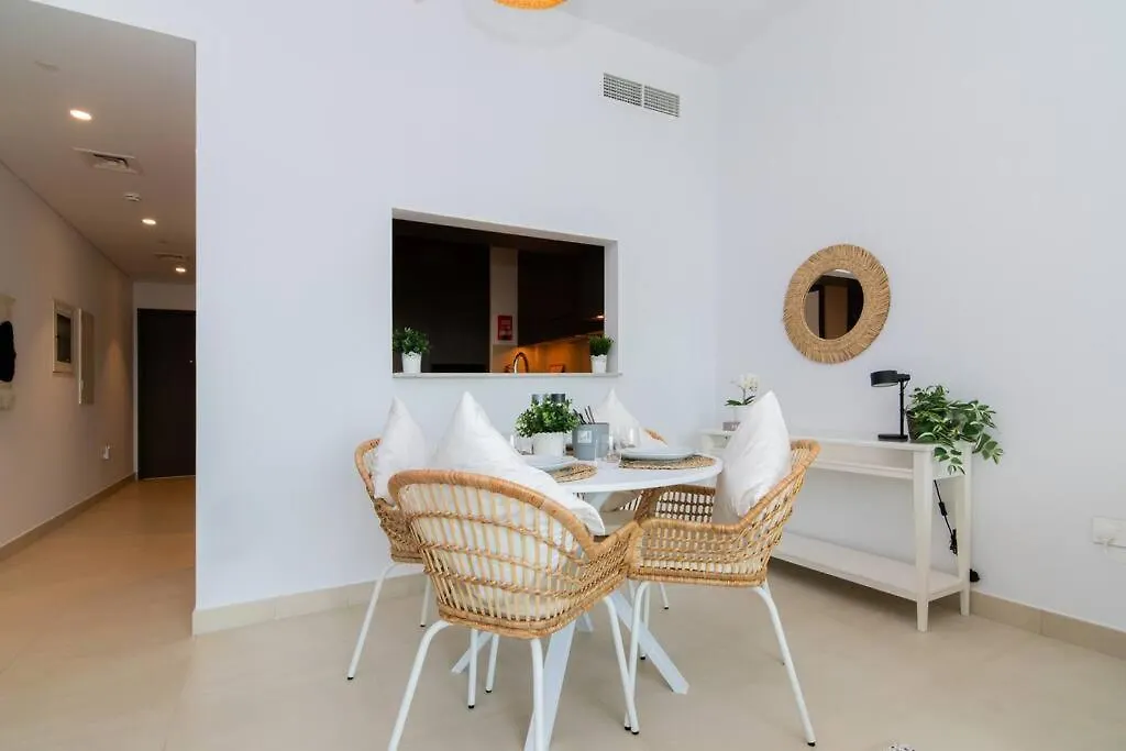 Elite Escape Holiday Home - 2 Bhk Getaway With Dubai Mall Access - 1503 0*,  United Arab Emirates